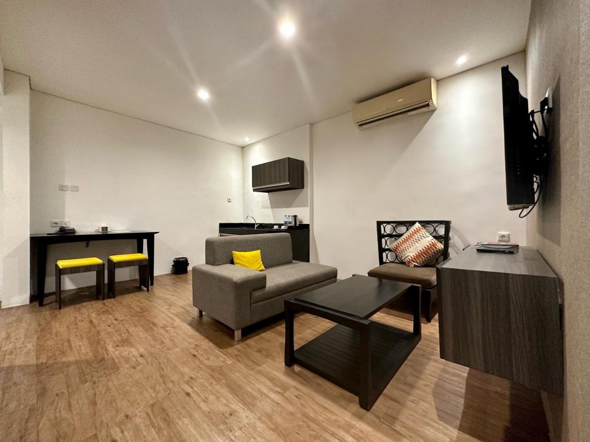 Yasmin Hotel Karawaci Tangerang Exterior foto